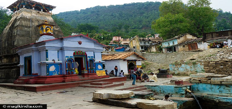 triyuginarayan-temple